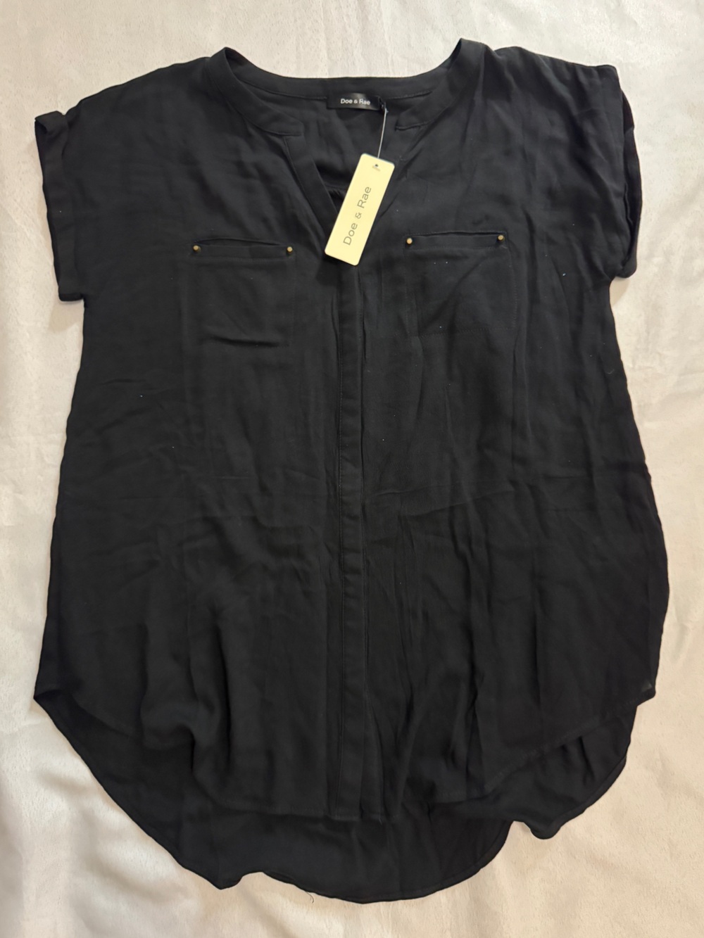 NWT Doe & Rae Black Cuffed Short-Sleeve V-Neck High Low Hem Tunic Shirt